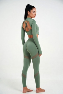 Ensemble de yoga trois pièces taille haute avec leggings de compression, soutien-gorge de sport et veste légère pour femmes, idéal pour le fitness et la gym - Product Image 4