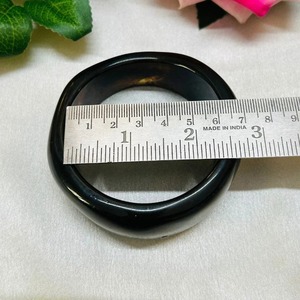 Brazalete Ecológico Hecho a Mano en Latón con Diseño Abstracto Multicolor, Personalización de Lujo, Joyería Contemporánea Premium para Regalo - Product Image 3