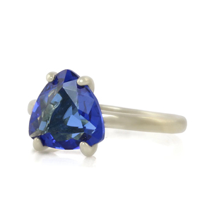 Bagues Solitaires en Argent Sterling 925 avec Superbe Saphir Bleu Naturel Facetté Coupe Poire, Plaqué Or Rose, Idéales pour Mariages et Fêtes - Product Image 1