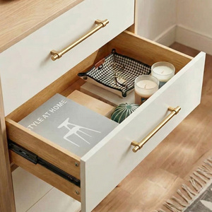 มือจับตู้เสื้อผ้าทองเหลืองร่วมสมัย มือจับตู้ห้องน้ำ อุปกรณ์ฮาร์ดแวร์ประตูเฟอร์นิเจอร์ รูปทรงสี่เหลี่ยมผืนผ้า ทนทาน เป็นมิตรกับสิ่งแวดล้อม ใช้งานง่าย - Product Image 5