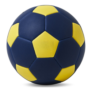 RUN APPAREL (PRIVATE) LIMITED HB-0003 Balón de Fútbol de Cuero PU Laminado Personalizado con Impresión, Agarre Antideslizante y Duradero - Product Image 1