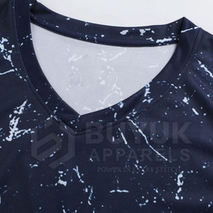 Conjunto de Uniforme de Baloncesto con Pantalones Cortos de Cintura Elástica, Tejido Transpirable 100% Poliéster, Tecnología de Secado Rápido - Product Image 3