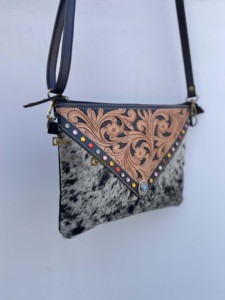 Bolso de Hombro de Cuero Auténtico con Diseño Artesanal y Grabado a Mano, Estilo Bohemio, Multiusos para Mujer - Product Image 3