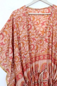 Caftan en soie pour femmes Art Saree en soie Caftan Long Wear Dress - Product Image 4