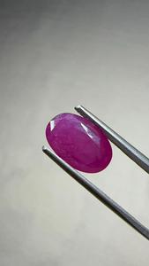 Pierre précieuse naturelle de rubis ovale de 1,65 carat, couleur rose rouge vif, pour bague de luxe, pendentif et bijoux fins sur mesure - Product Image 2