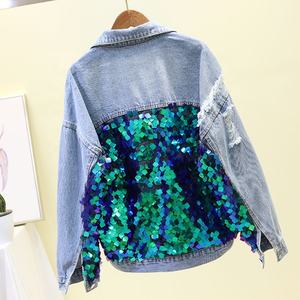 Veste en jean bleu délavé – Qualité supérieure OEM/ODM, vestes en jean personnalisées pour femmes - Product Image 2