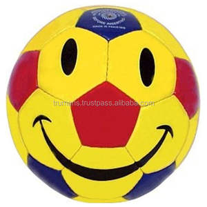 Ballon de football léger et écologique avec logo personnalisé pour enfants, design pakistanais attrayant et unique multicolore, idéal pour un cadeau - Product Image 2
