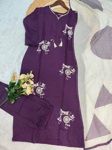 Kurti et pantalon élégants prêts à porter avec dupatta en soie imprimée de créateur - Product Image 3