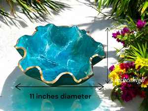 Bol décoratif fait main en résine époxy aux couleurs océaniques moyennes, design géode - Product Image 2