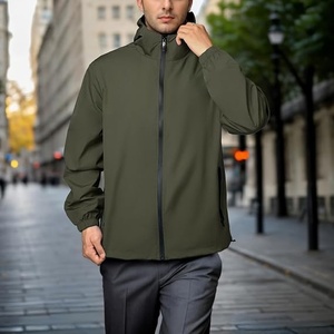 Veste coupe-vent légère à capuche pour homme, couleur unie, fermeture éclair, vêtement d'extérieur décontracté pour le printemps, imperméable, en polyester - Product Image 3