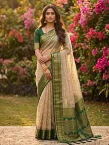 Sari de Tela de Algodón Suave - Estilo Indio/Pakistaní Moderno con Bordado Intenso para Baile de Graduación/Fiesta/Diwali - Product Image 1