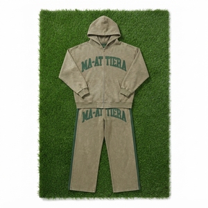 Conjunto Deportivo para Hombre con Capucha, Color Verde Oliva, Estampado de Letras, Cierre Completo, Corte Holgado Informal, 100% Algodón, Sudadera y Pantalones - Product Image 5