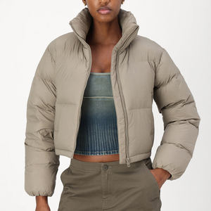 Blouson court matelassé pour femme en peau de mouton, respirant, avec doublure en viscose, ourlet ajustable, manteau d'hiver, coupe ajustée, court, effet bulle, OEM - Product Image 1
