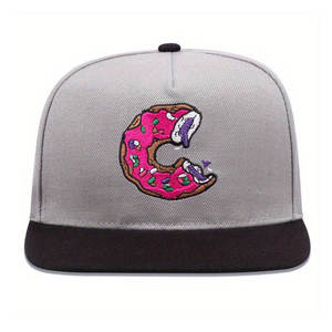Gorra Snapback Negra de 6 Paneles con Bordado de Donut Rosa en la Parte Delantera, Unisex, Estilo Urbano, Ajustable, de Lona, para Exteriores - Product Image 3