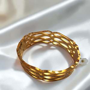Elegante Brazalete con Patrón de Ondas en Tono Dorado, Joyería de Latón Moderna, Brazalete Sencillo y a la Moda, Joyería Clásica para Fiestas - Product Image 4