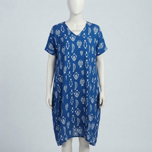 Robe de bain en mousseline de soie bleue pour femme, col en V, imprimé poissons, respirante, coupe classique, style maillot de bain une pièce - Product Image 1