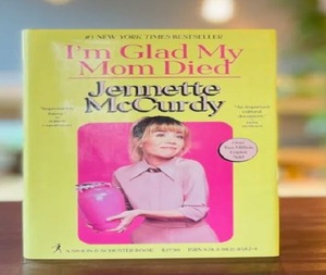 Je suis heureuse que ma mère soit décédée, par Jennette McCurdy, mémoire de développement personnel en anglais, édition Peperback - Product Image 2