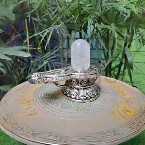 Shivaling de Cuarzo Transparente Premium con Base Plateada - 600g, Artefacto Sagrado Espiritual para Meditación y Adoración - Product Image 6