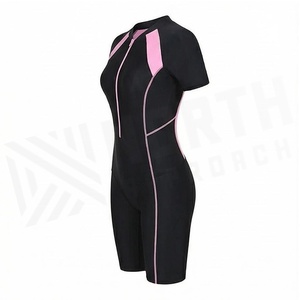 Ensemble de yoga 2 pièces imprimé papillon bleu avec finition dorée, body à col en V profond et jupe portefeuille longueur genou - Product Image 3