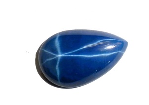 Saphir bleu étoilé poire 11x17 mm 8,5 carats, cabochon poli créé en laboratoire, effet étoile à 6 branches, hauteur 5 mm pour la fabrication de bijoux - Product Image 4