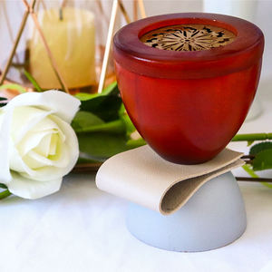 เตาเผากำยานไม้จันทน์อินเดียทำมือ SOFIYA CRAFT เป็นมิตรกับสิ่งแวดล้อม ใช้สำหรับกระจายกลิ่นหอมตกแต่งบ้าน พร้อมที่วางบัคฮูร์ - Product Image 4