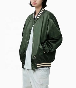 Chaqueta Varsity de Satén Transpirable Básica de Invierno al por Mayor, Chaqueta Varsity de Satén Unisex de Talla Grande con Letras Bordadas - Product Image 6