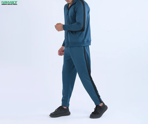 Conjunto de chándal de lujo de punto acanalado para hombre: Top elegante de manga larga y pantalón suave, cómodo y acogedor para el día a día. - Product Image 5