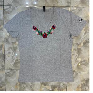 Camiseta de Algodón Casual de Alta Calidad para Mujer, Cuello en V, Holgada, con Hombros Descubiertos, Transpirable y Ecológica, Proveedor de BD - Product Image 2