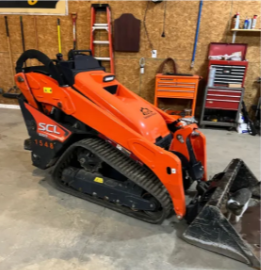 รถตักล้อยางขนาดเล็ก KUBOTA SCL1000 ปี 2025 แบบยืนขับ  ถังตักปรับปรุงใหม่ - Product Image 2