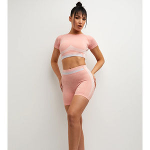 Ensemble de yoga deux pièces pour femme avec short cycliste et brassière de sport, personnalisable avec logo, pour l'été, le fitness et l'entraînement - Product Image 5