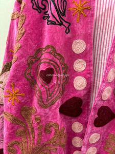 Manteau Bohème en Velours Rose Brodé à Manches Longues Col Rond Grande Taille Motif Floral Fait Main Vêtement d'Hiver pour Femmes - Product Image 4
