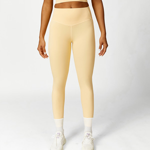 Ensemble de yoga 2 pièces respirant et écologique : Crop top sans coutures à col rond et bretelles spaghetti, couleur unie, taille haute - Product Image 4