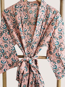 Bata Larga Estampada Floral para Mujer, Manga Tres Cuartos, Cuello Vuelto, 100% Poliéster Suave, Cierre con Cordón, Ideal para Primavera - Product Image 6