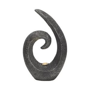 Horloge irrégulière en aluminium plaqué or, imprimée par gravure, artisanat métallique abstrait artistique pour la décoration intérieure - Product Image 3