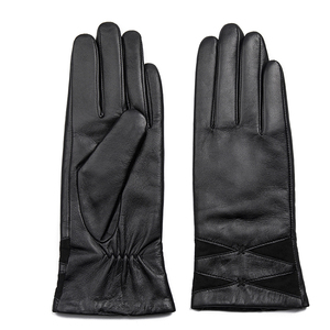 Gants de performance de pointe conçus pour le style, le confort et une présentation de haute qualité - Product Image 6