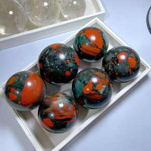 Esfera de piedra de sangre africana natural pulida, bola de cristal para sanación, esfera de heliotropo roja y verde para meditación - Product Image 3