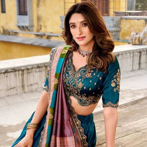 Collection élégante de robes de bal classiques en coton Lehenga Choli avec bordure tissée Zari et dupatta fantaisie Lehenga Choli - Product Image 1