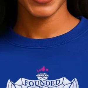 T-shirt court en chenille pour femme Sigma Gamma Rho, design brodé de lettres grecques, haut décontracté à manches courtes, vêtement tendance - Product Image 3