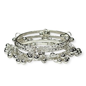 Nuevas Pulseras Elegantes de Plata con Dijes de Campana Ghungroo Estilo Jhumki de Cachemira 2026 para Bodas a Precio Mayorista - Product Image 1