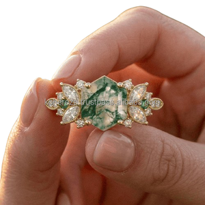 Anillo de Zirconia de Color Retro de Lujo con Microincrustaciones de Esmeraldas, Joyería de Moda para Canceristas, Accesorios de Joyería - Product Image 1
