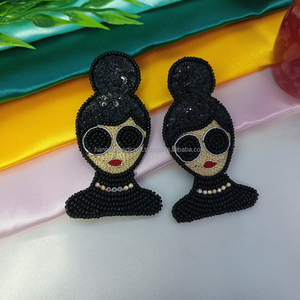 Pendientes Largos Bohemios Hechos a Mano con Resina Ecológica, Forma Irregular y Colores Personalizados, Venta al Por Mayor - Product Image 3