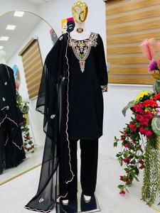 Tela de rayón de estilo moderno de la mejor calidad, corte Nayra para mujer, Kurti Farshu Salwar Kameez, secuencia de bordado pesado, ropa de fiesta de trabajo - Product Image 3