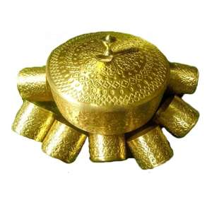 Boîte à épices Masala Dabba en fer de qualité supérieure, 7 compartiments, finition martelée, rangement de cuisine traditionnel, qualité alimentaire, passe au lave-vaisselle - Product Image 6