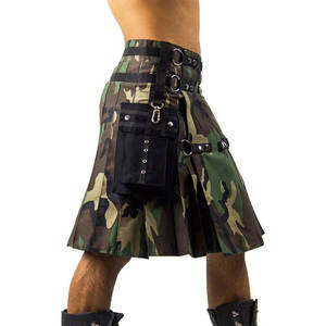 Kilt tactique pour homme en tissu camouflage woodland avec poches cargo noires - Product Image 4