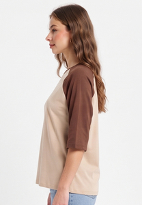 T-shirt personnalisé pour femme à manches raglan, col rond, coupe décontractée, 100 % coton tricoté, coupe ample - Product Image 3