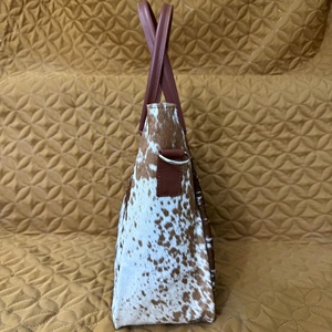 Nuevo Bolso Tote de Piel con Pelo Sintético para Mujer, de Alta Demanda, Personalizado, de Moda, Tallas Grandes, Transpirable, Impermeable y Portátil - Product Image 6