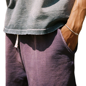 Shorts en denim pur coton lavé, style streetwear, avec logo brodé personnalisé, design sur mesure, service OEM. - Product Image 3