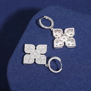 Pendientes de Aro con Diamantes Cultivados en Laboratorio con Diseño de Flor de Lis, Plata 925, Joyería de Moda - Product Image 3