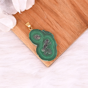 Pendentif en malachite naturelle, stalactite, laiton plaqué or, 11,7 g, pierre verte unique - Product Image 5
