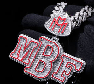 Colgante de nombre personalizado en plata de ley con diamantes de moissanita VVS colgante de diamante brillante Baguette diseño personalizado tendencia - Product Image 1